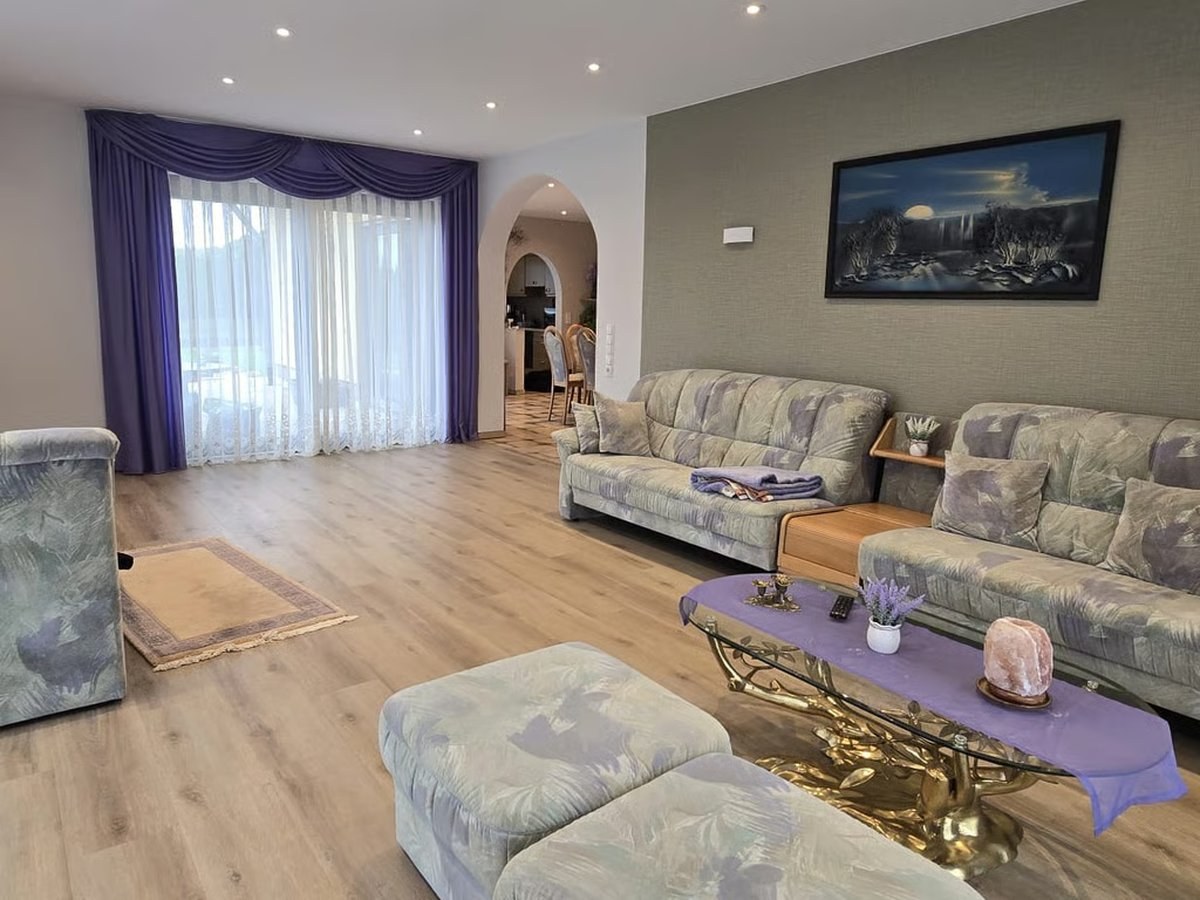 Wohnen – Drei Sofas, viel Licht